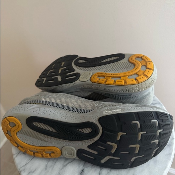 Brooks Men's Adrenaline GTS 24 Running Shoes Size 11.5 Grey Athletic Walking - Picture 5 of 9